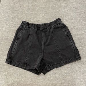 Madewell Pull on denim shorts in Lunar wash